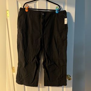 Old navy black utilitarian crop pant size 22